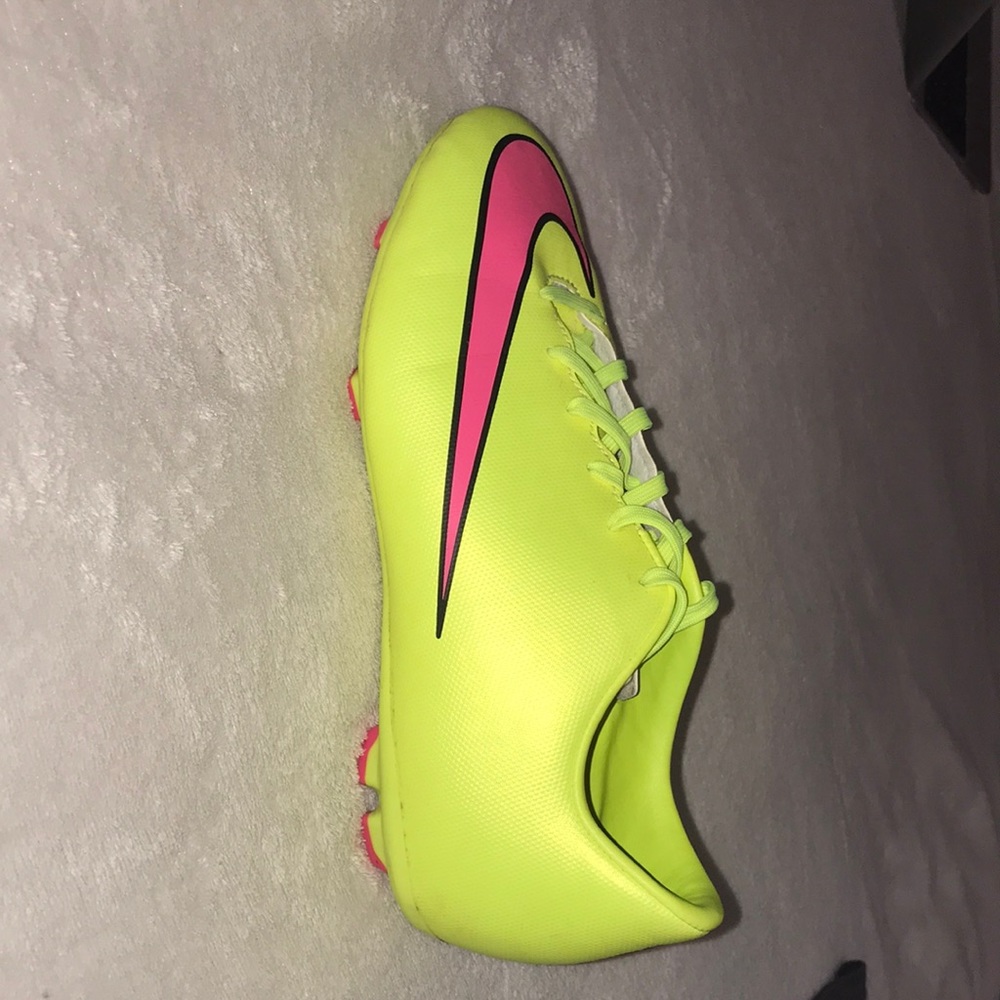 Nike mercurial women’s cleats